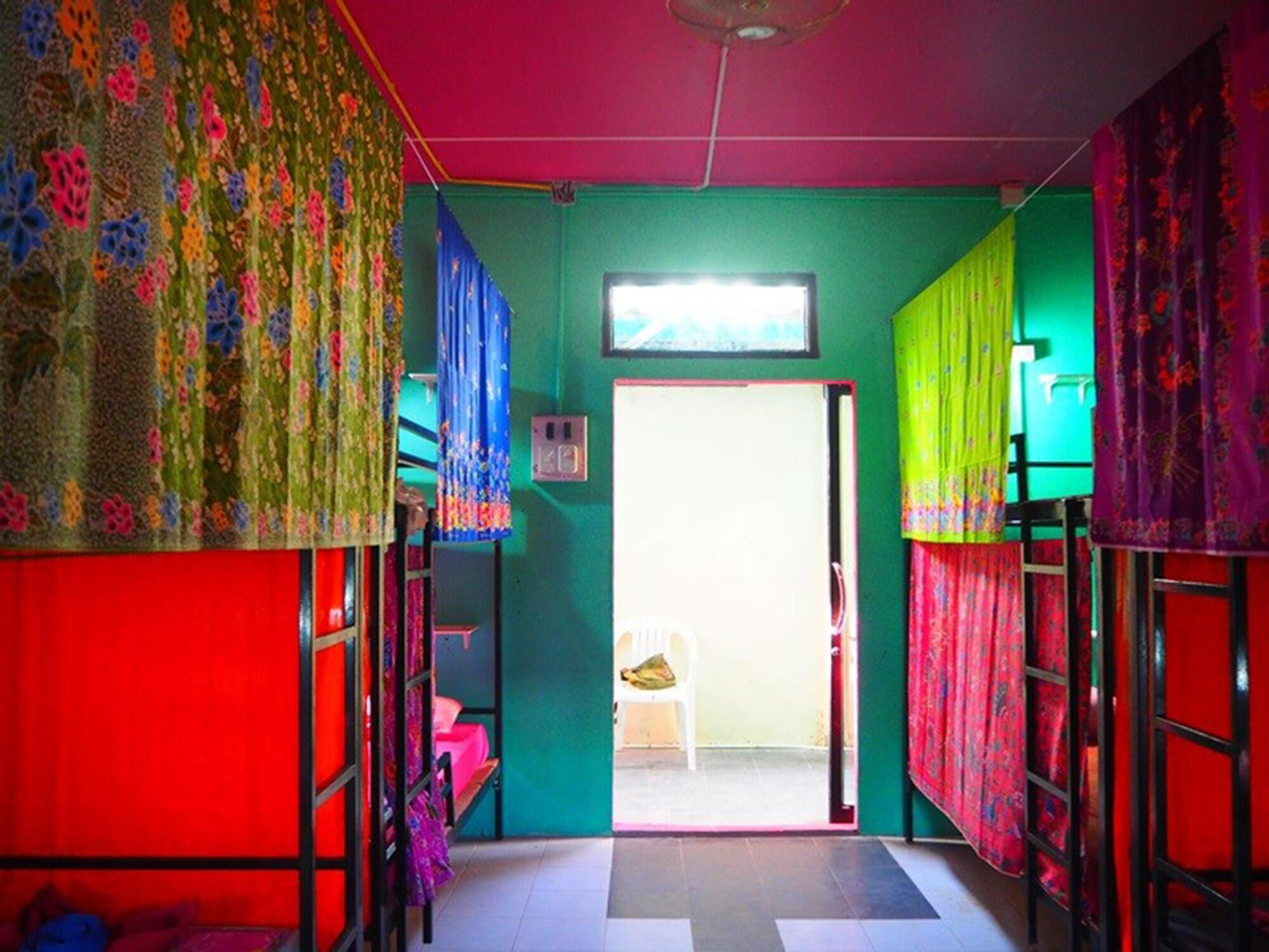 Cha-Ba Bungalow & Art Gallery เกาะลันตา ภายนอก รูปภาพ