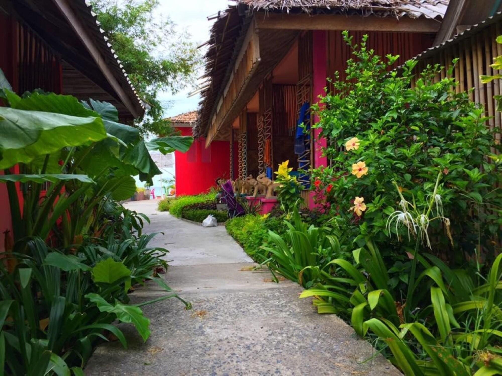 Cha-Ba Bungalow & Art Gallery เกาะลันตา ภายนอก รูปภาพ
