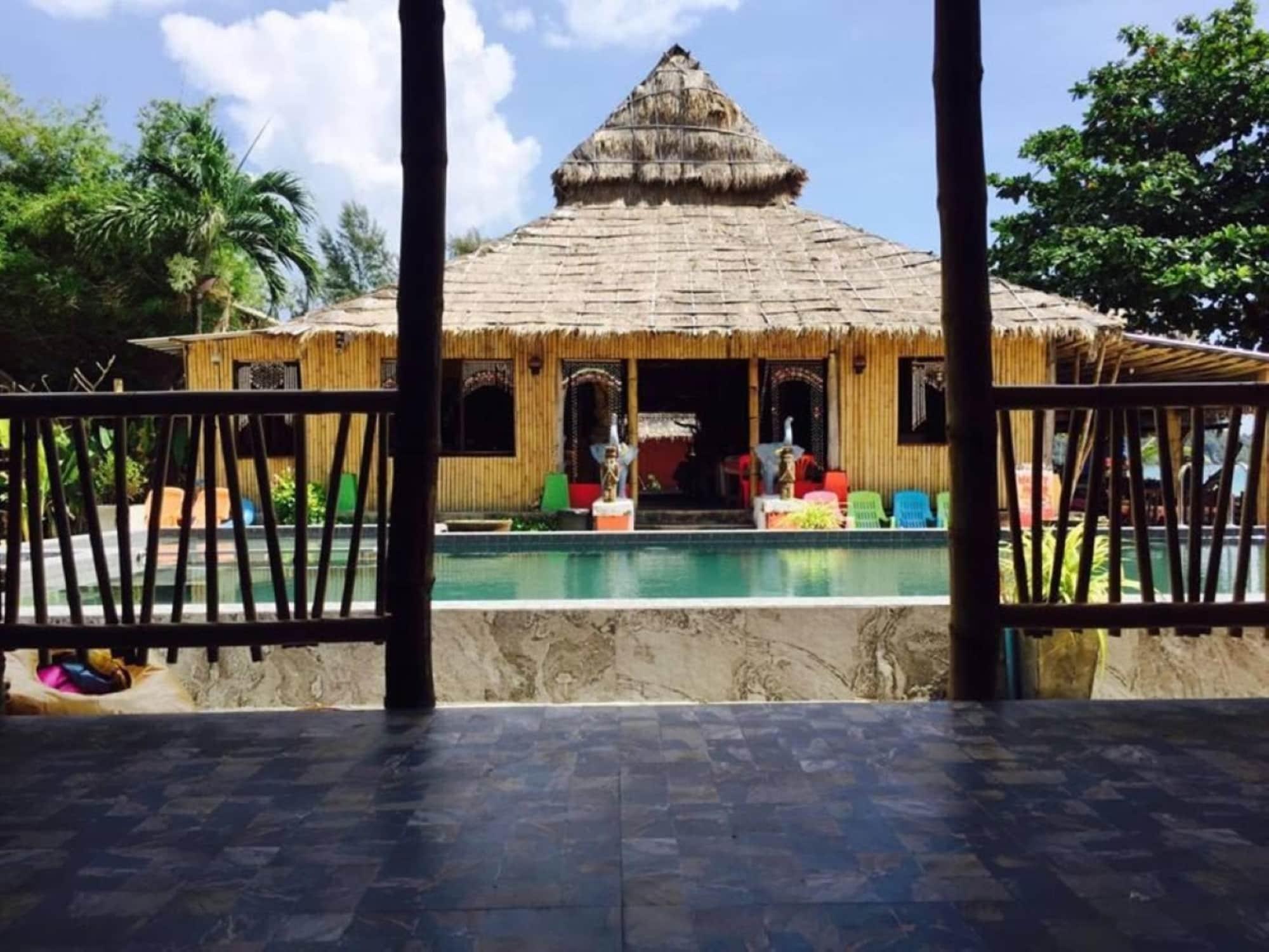 Cha-Ba Bungalow & Art Gallery เกาะลันตา ภายนอก รูปภาพ